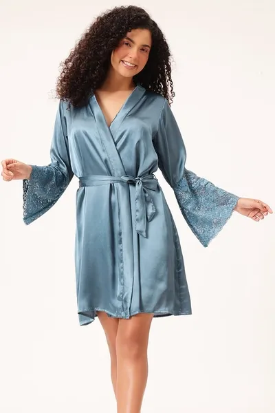 Chic Basic Robe in Lilac - Satin & Lace image 5