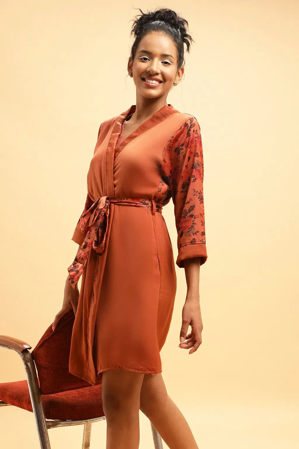 Chic Basic Robe in Rust Brown - Satin