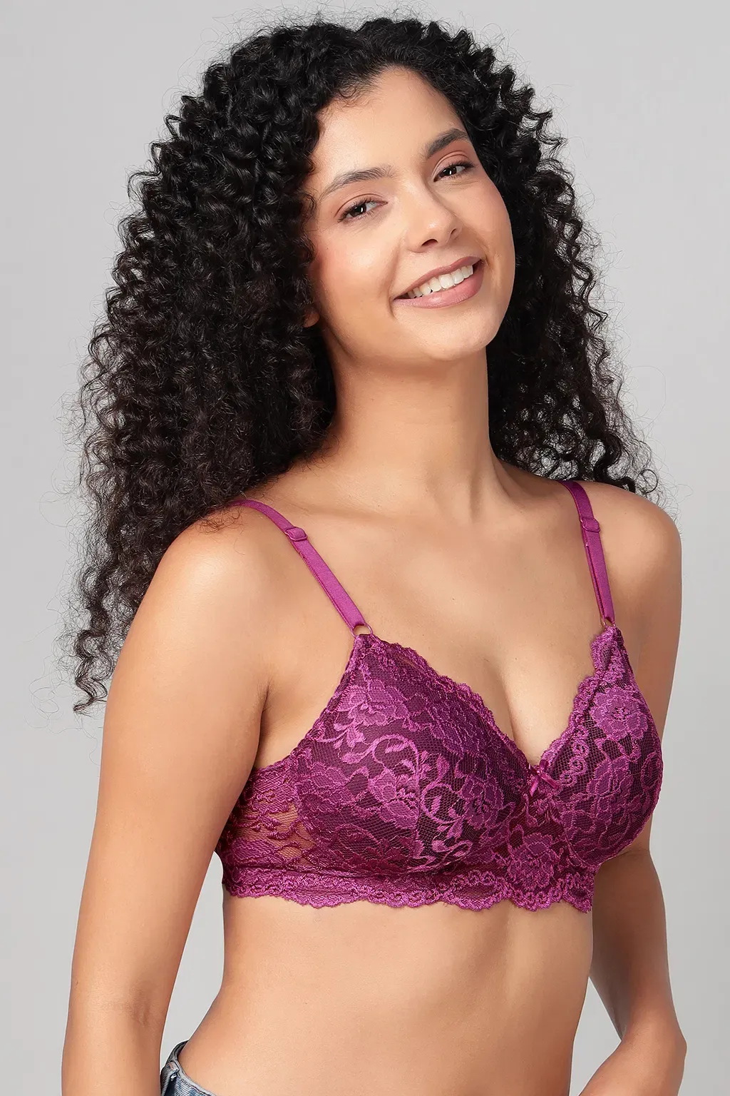 Padded Non-Wired Full Cup Bra in Wine Colour - Lace image 5
