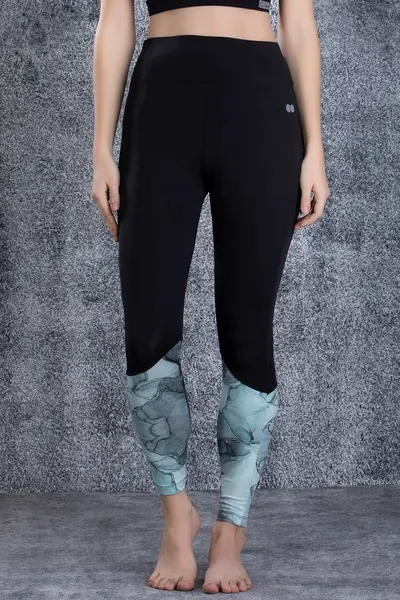 Snug Fit Active Marble Print Full-Length Tights in Black