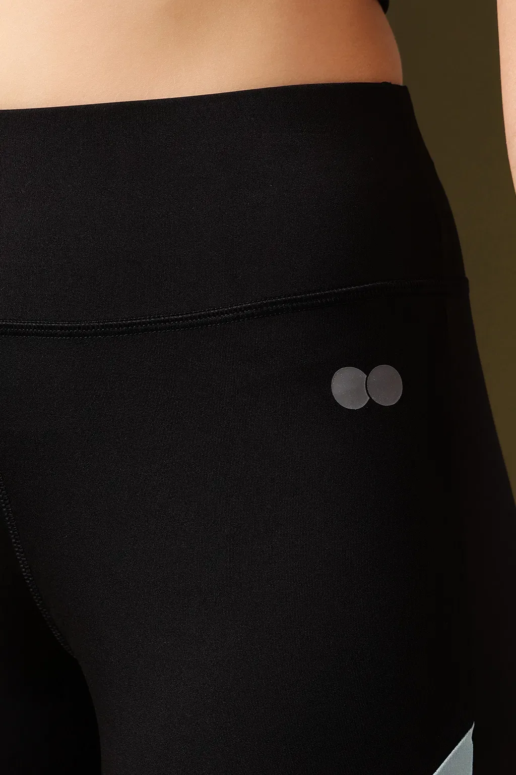 Snug Fit High-Rise Active Tights in Black image 4